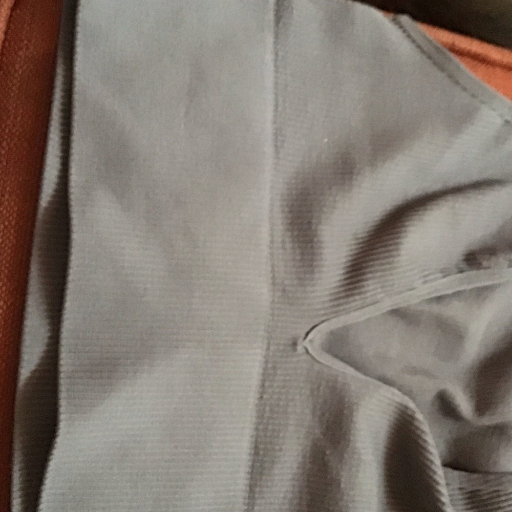 Gray Ribbed Crop Top - Picture 3 of 3
